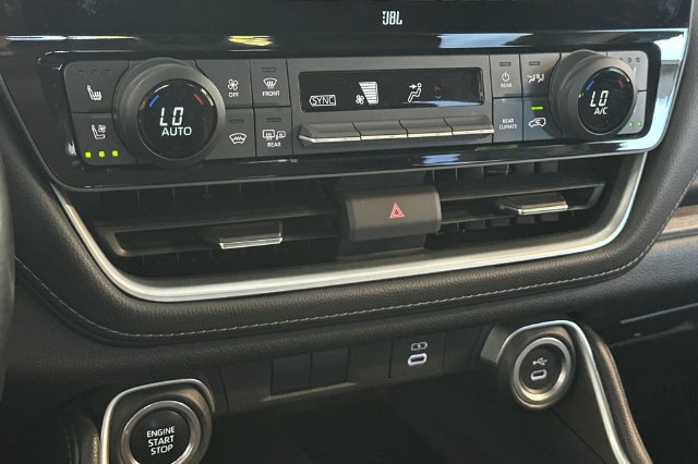 Used 2024 Toyota Grand Highlander AWD image 24