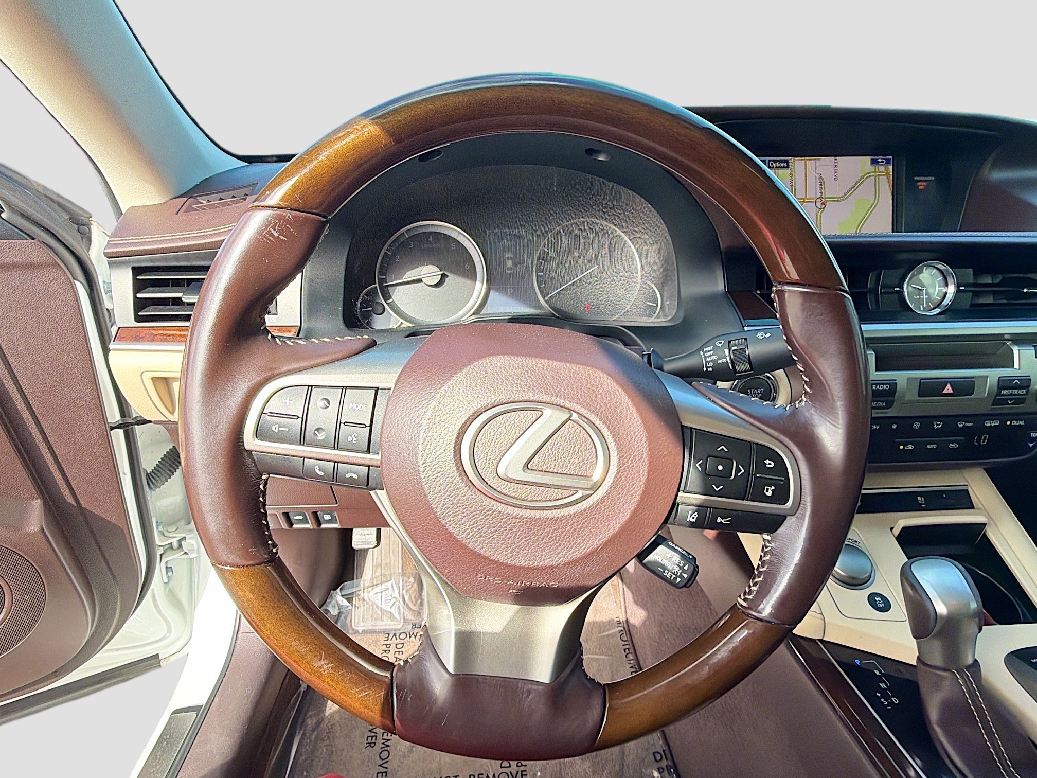 Used 2016 Lexus ES 350 w/ Luxury Package w/Wood Trim image 37