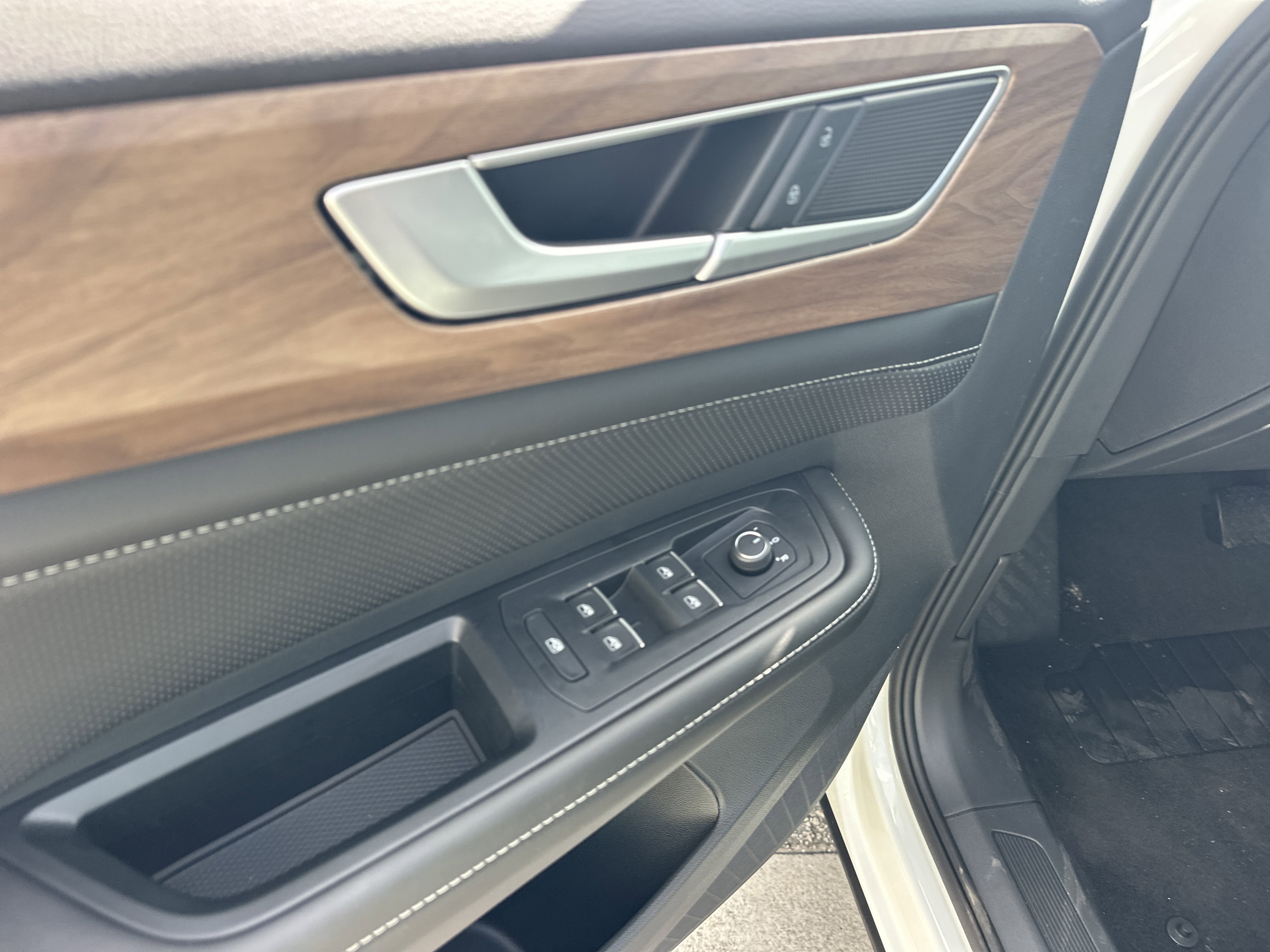 New 2026 Volkswagen Atlas SE image 15