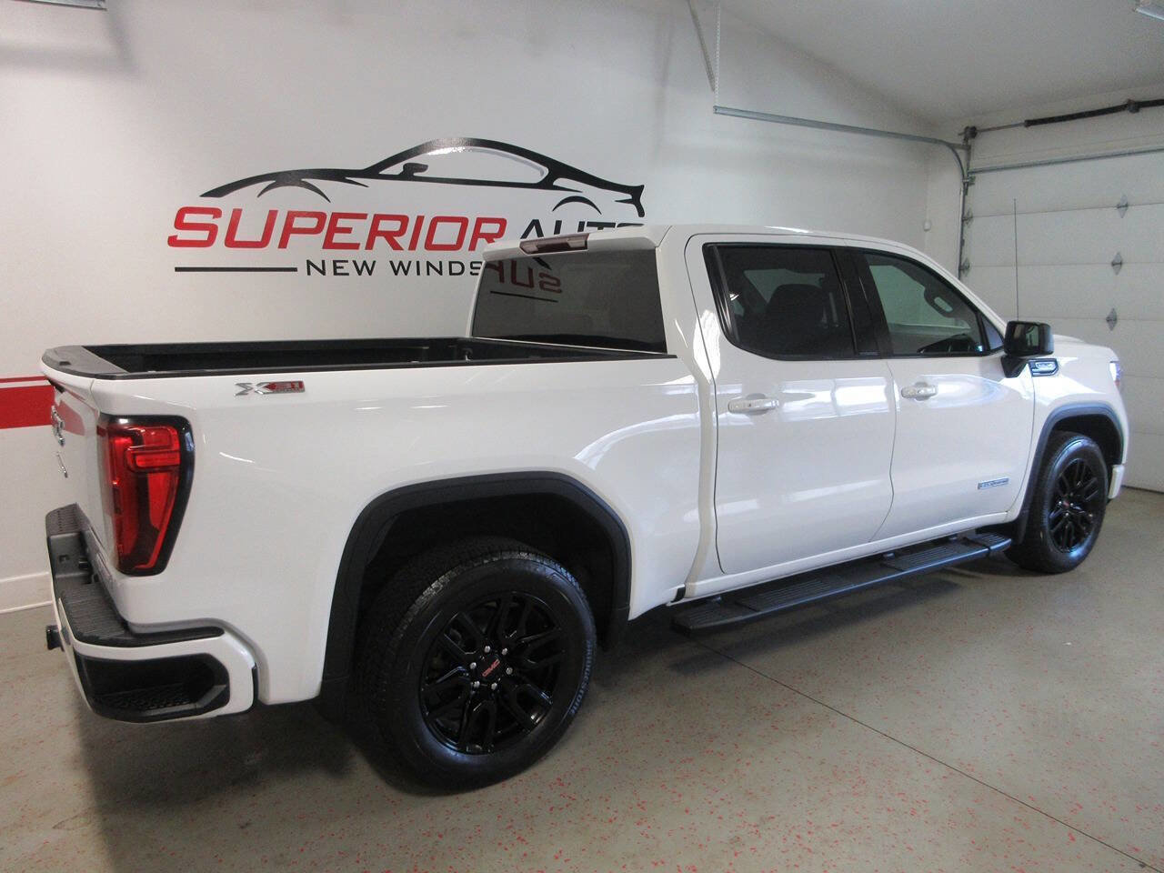 Used 2021 GMC Sierra 1500 Elevation w/ LPO, Elevation Black Package image 5