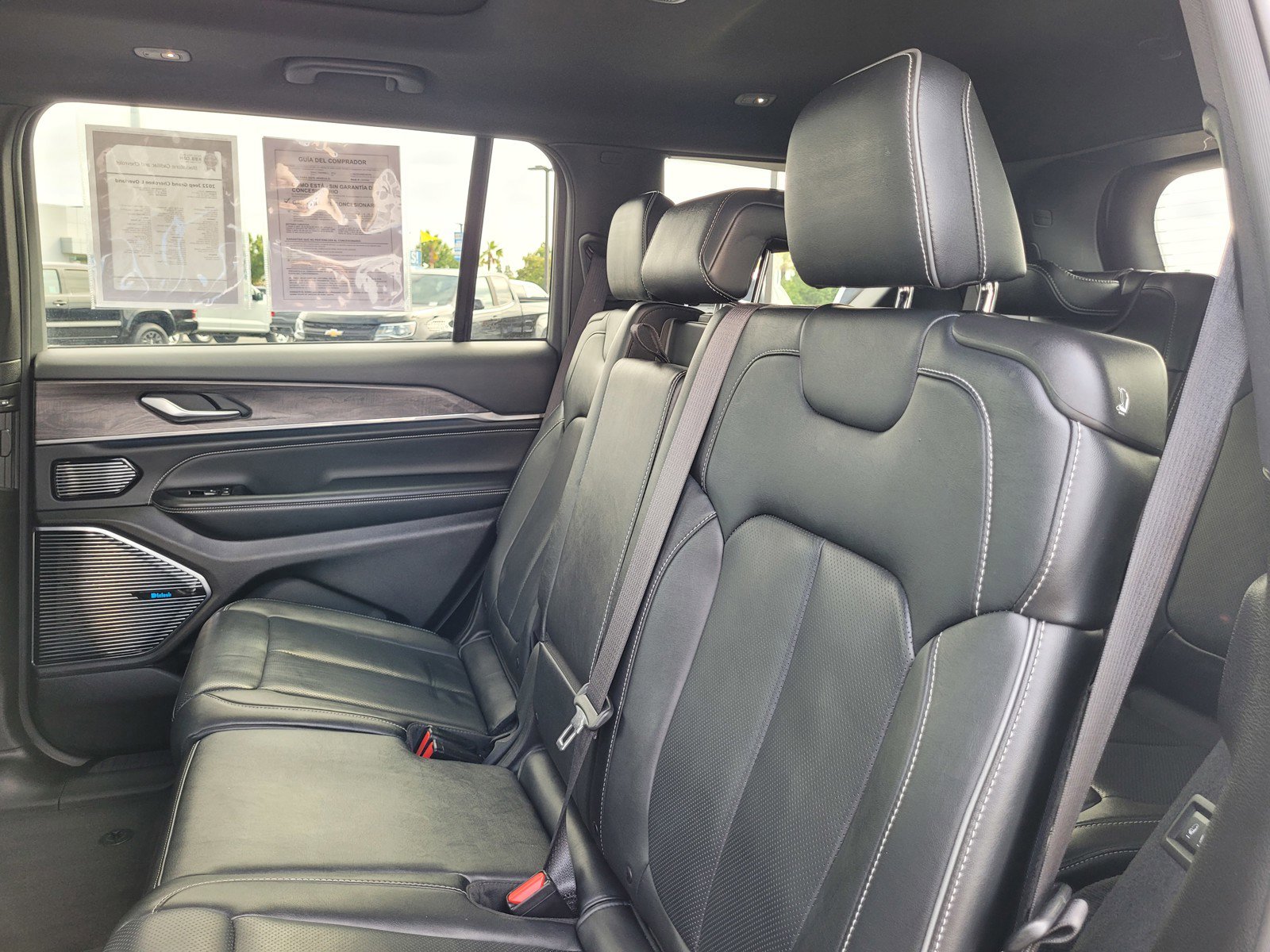 Used 2022 Jeep Grand Cherokee L Overland RWD image 13