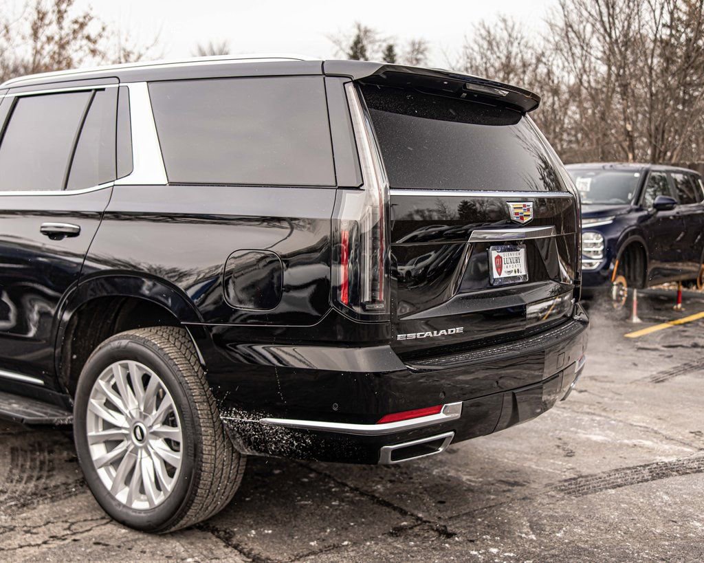Used 2025 Cadillac Escalade Luxury image 14