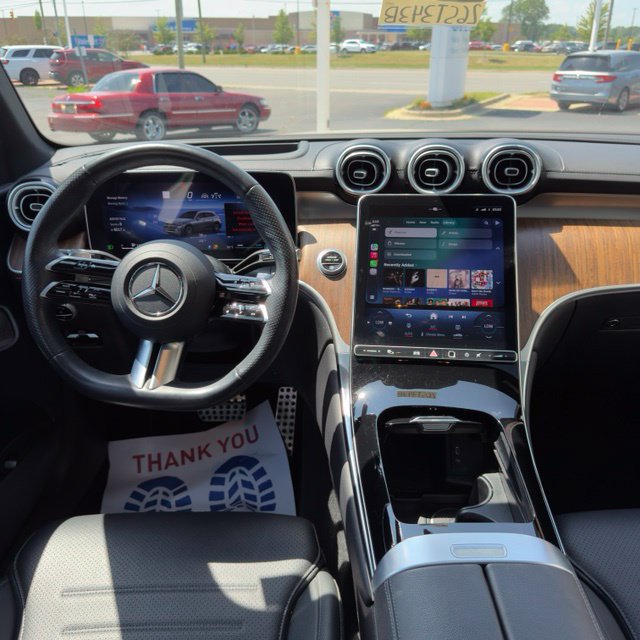 Used 2023 Mercedes-Benz GLC 300 4MATIC image 16