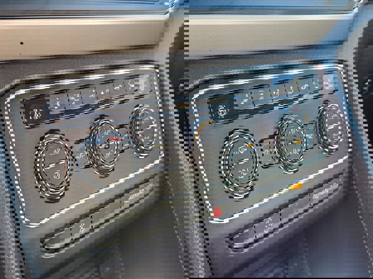 Used 2021 Volkswagen Atlas SE image 39