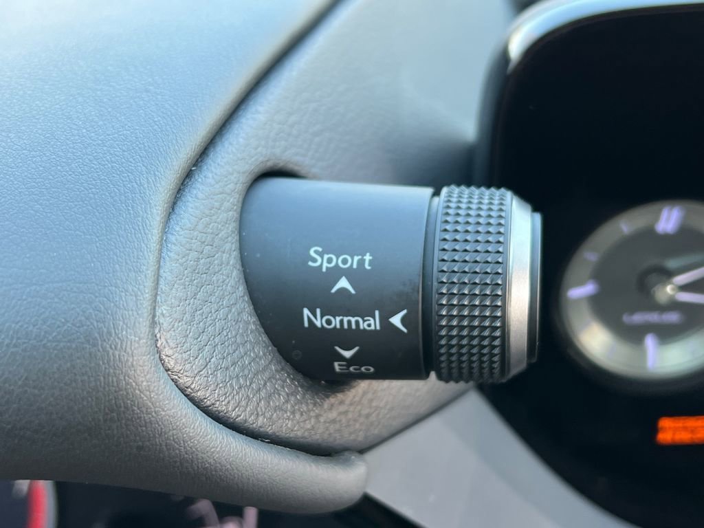 Used 2024 Lexus ES 350 Ultra Luxury w/ Accessory Package (Z2) image 29