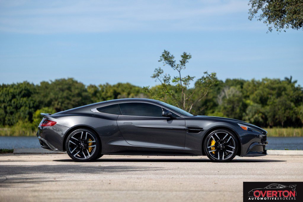 Used 2016 Aston Martin Vanquish Coupe image 2