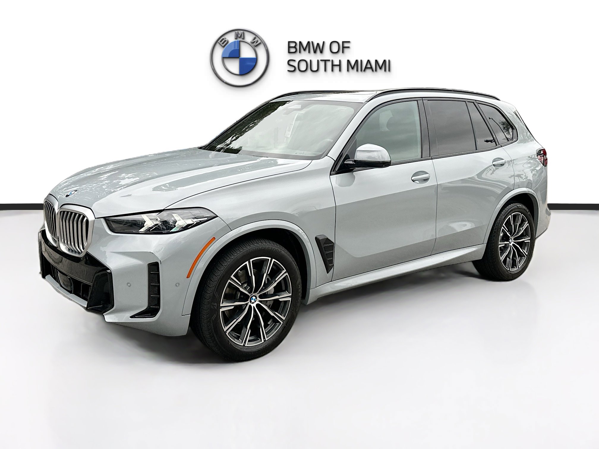 Certified 2024 BMW X5 xDrive40i w/ M Sport Package image 3