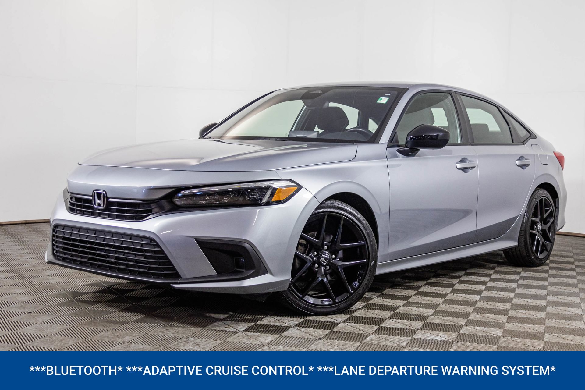 Used 2022 Honda Civic Sport image 2