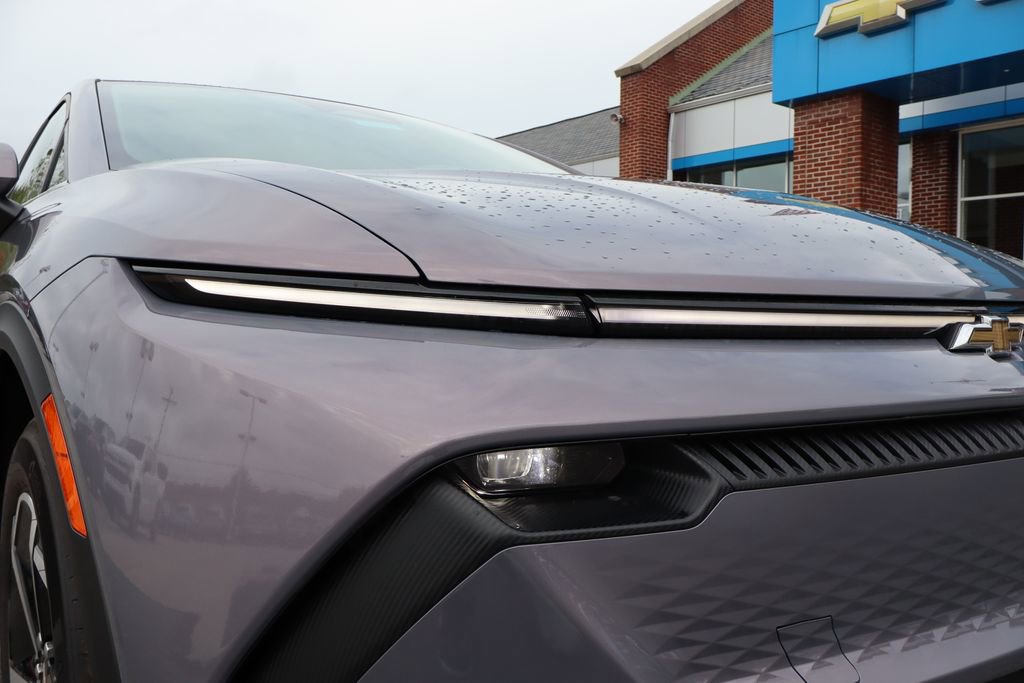 New 2026 Chevrolet Equinox EV LT video 2