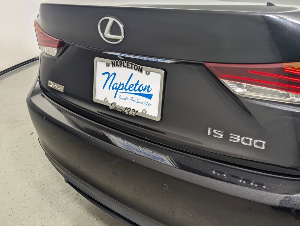 Used 2019 Lexus IS 300 F Sport w/ F Sport Package RWD image 9