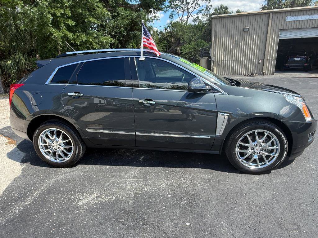 Used 2014 Cadillac SRX Performance w/ Driver Awareness Package FWD image 4