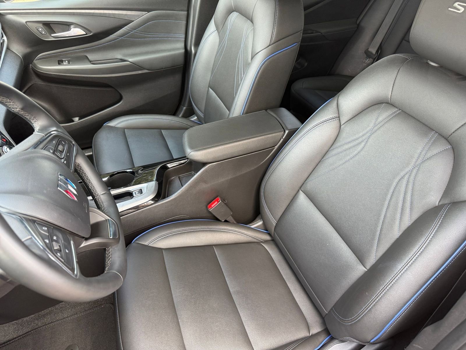 Used 2025 Buick Envista Sport Touring image 36