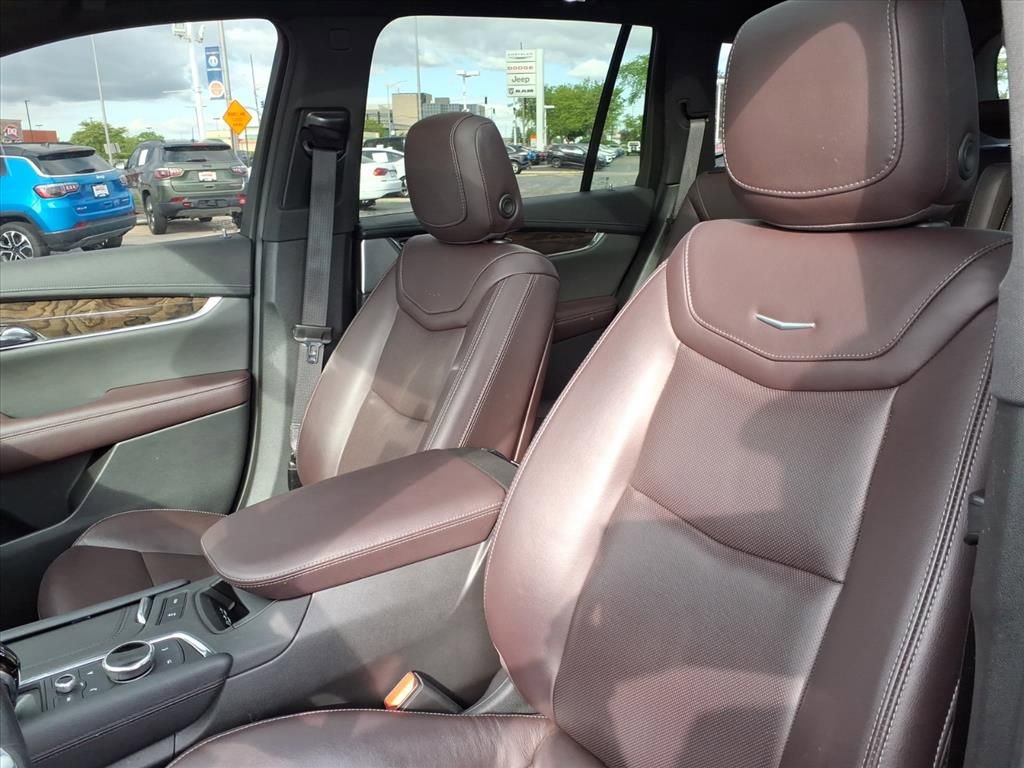 Used 2022 Cadillac XT6 Premium Luxury AWD/4WD image 9