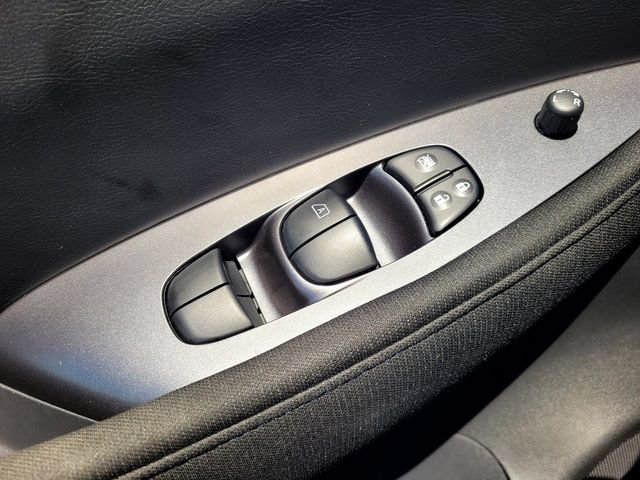 Certified 2025 Nissan Leaf S FWD image 20