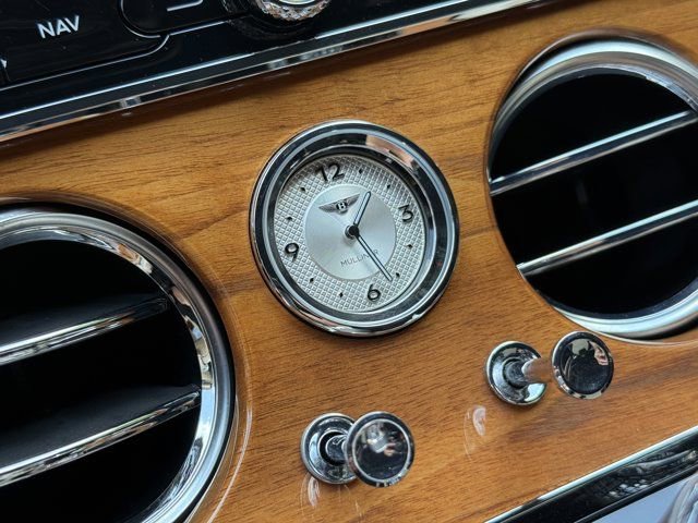 Used 2023 Bentley Continental GT V8 image 25