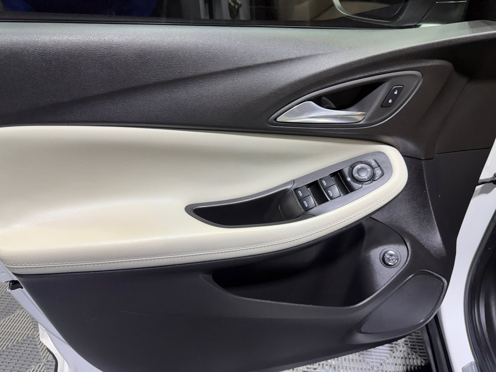 Used 2022 Buick Encore GX Select FWD image 13