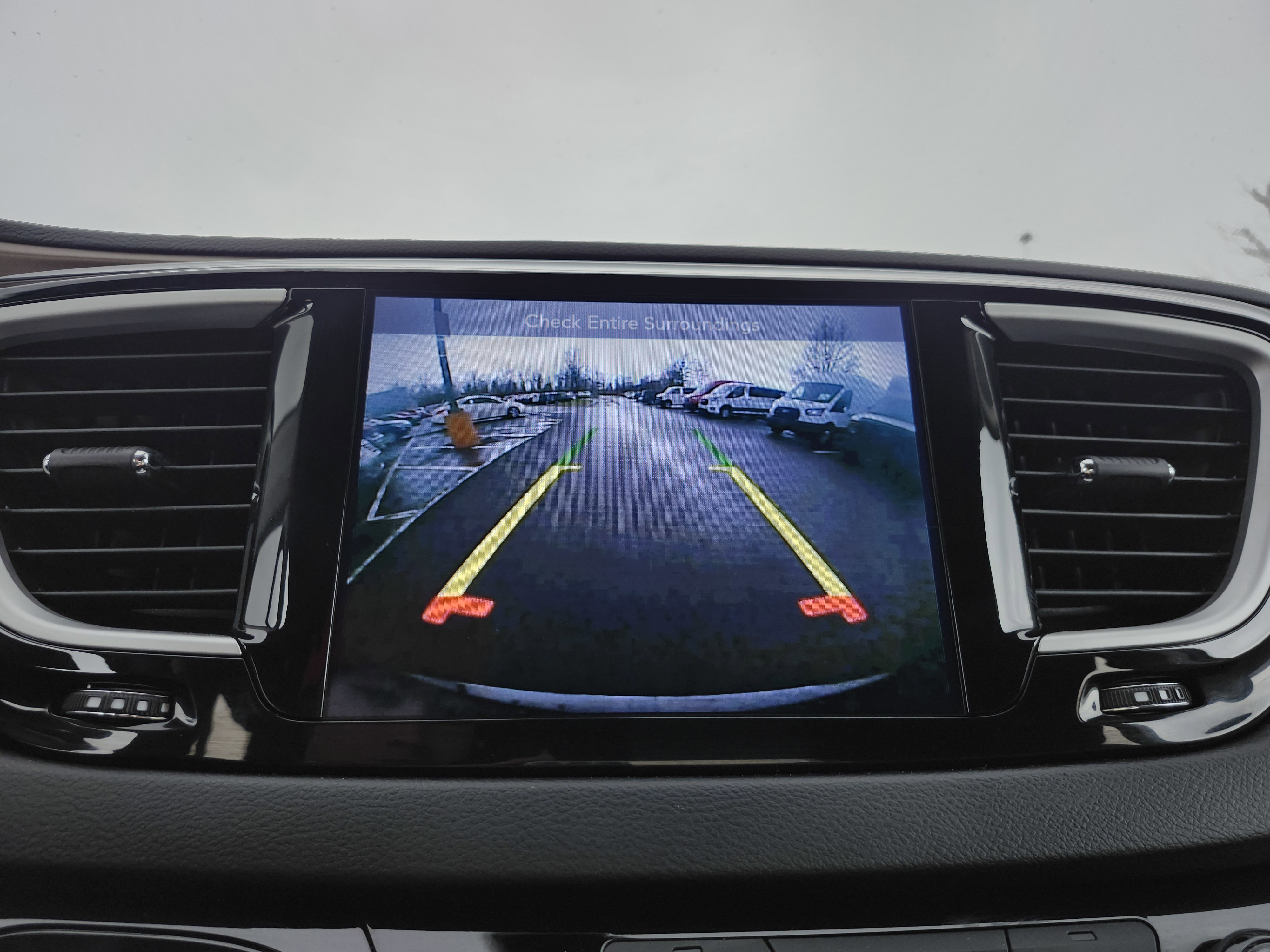 Used 2017 Chrysler Pacifica Touring-L image 2