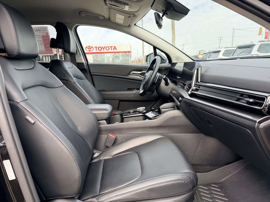 Used 2023 Kia Sportage EX image 13