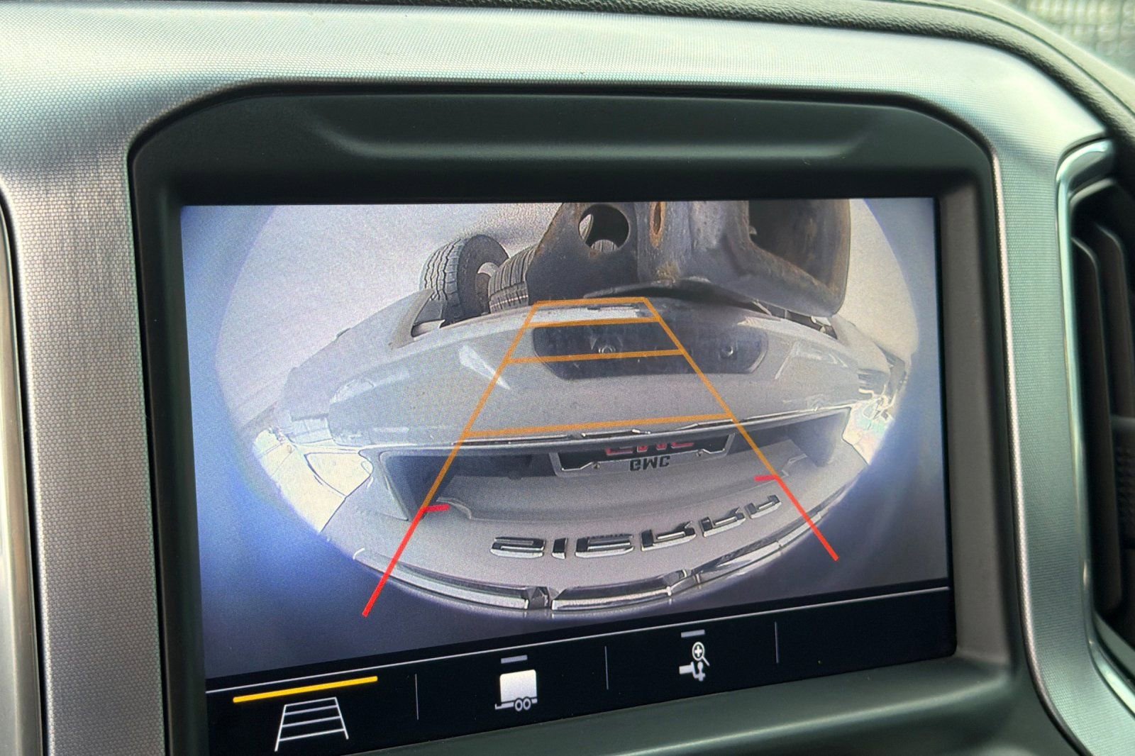 Used 2019 GMC Sierra 1500 SLT AWD/4WD image 26