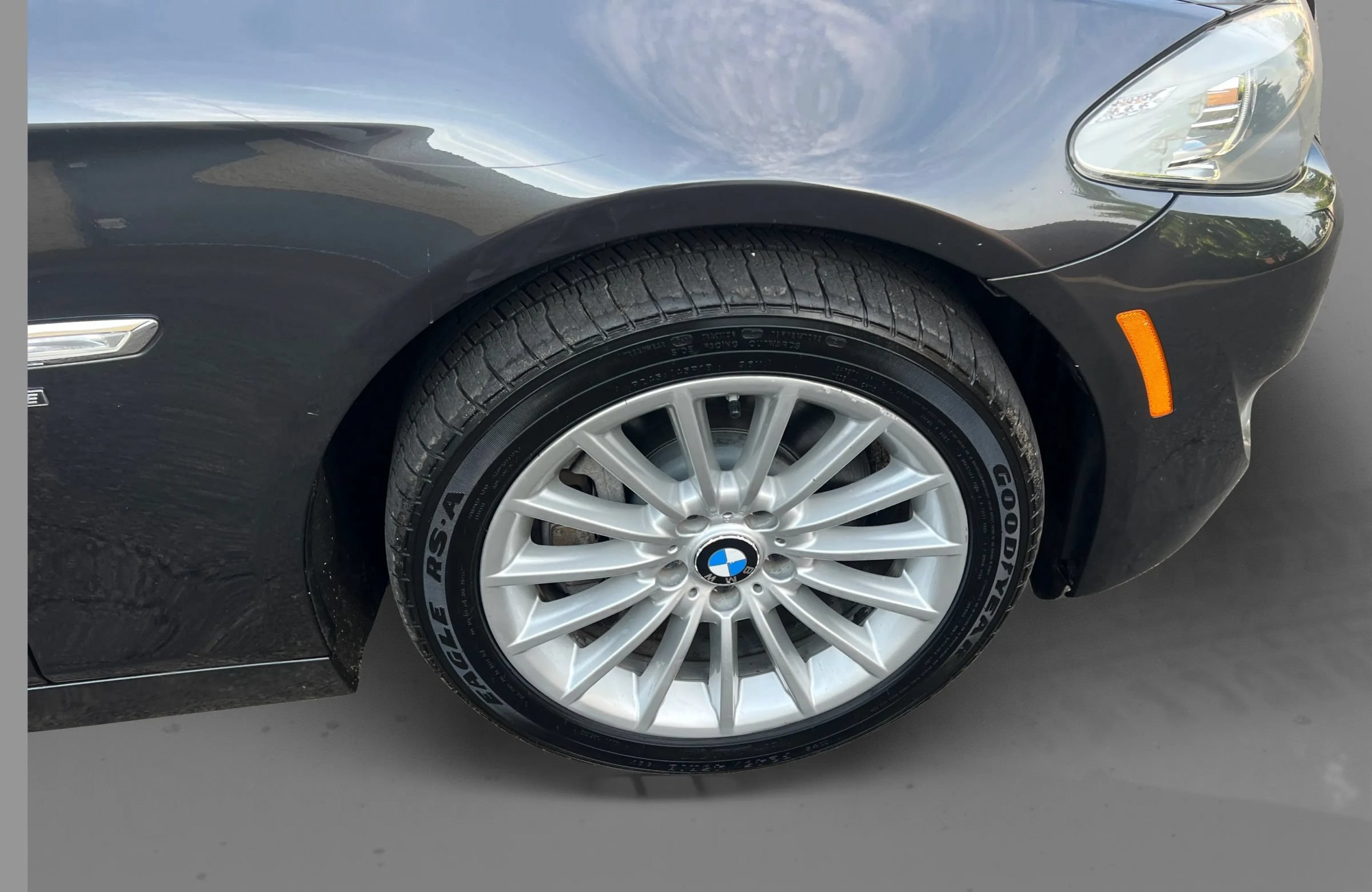 Used 2011 BMW 535i xDrive Sedan AWD/4WD image 25