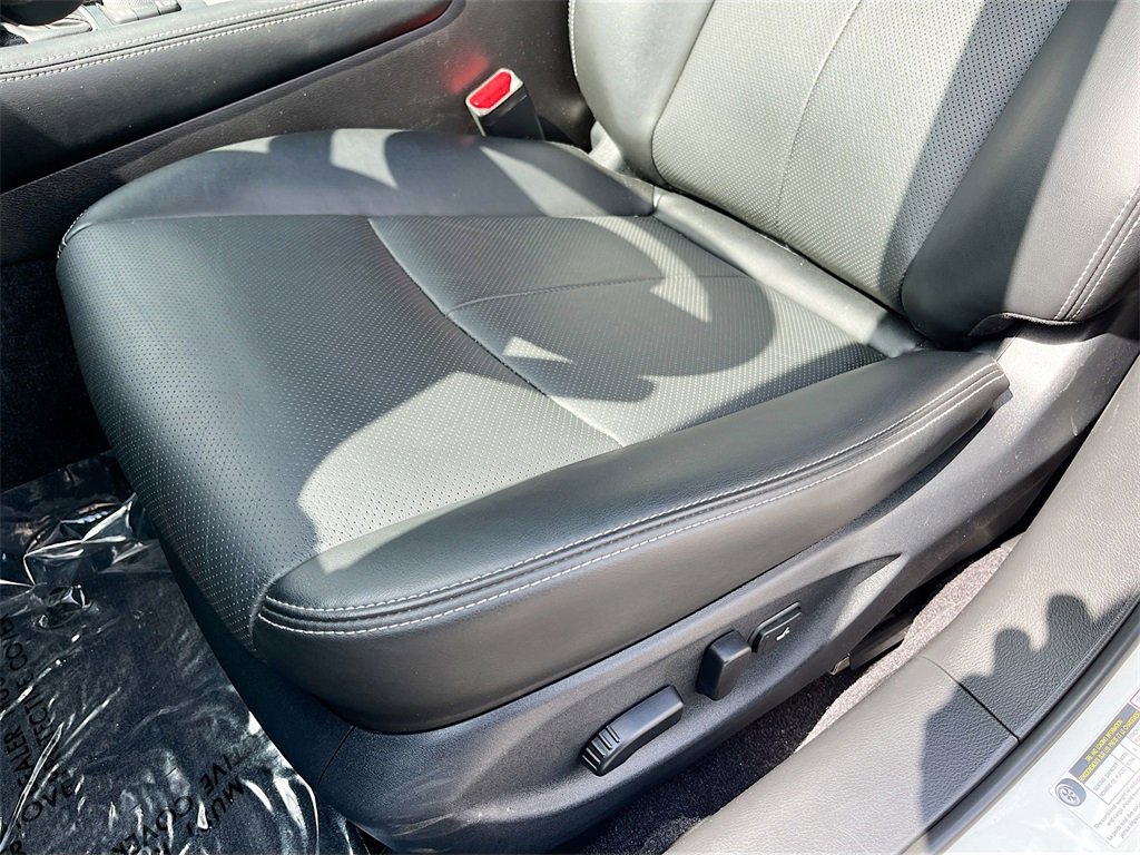 Used 2024 INFINITI Q50 Sensory image 20