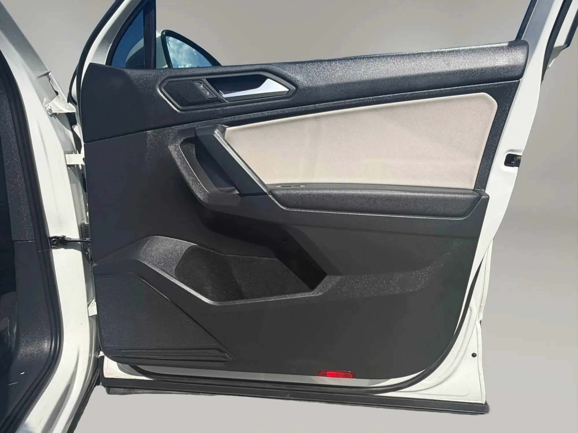 Used 2019 Volkswagen Tiguan SE FWD image 37