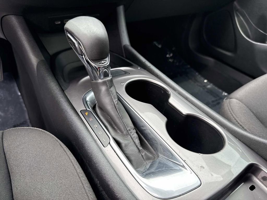 Used 2021 Chevrolet Malibu LS FWD image 30