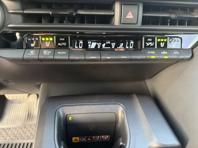 Certified 2023 Toyota Crown Platinum AWD/4WD image 22