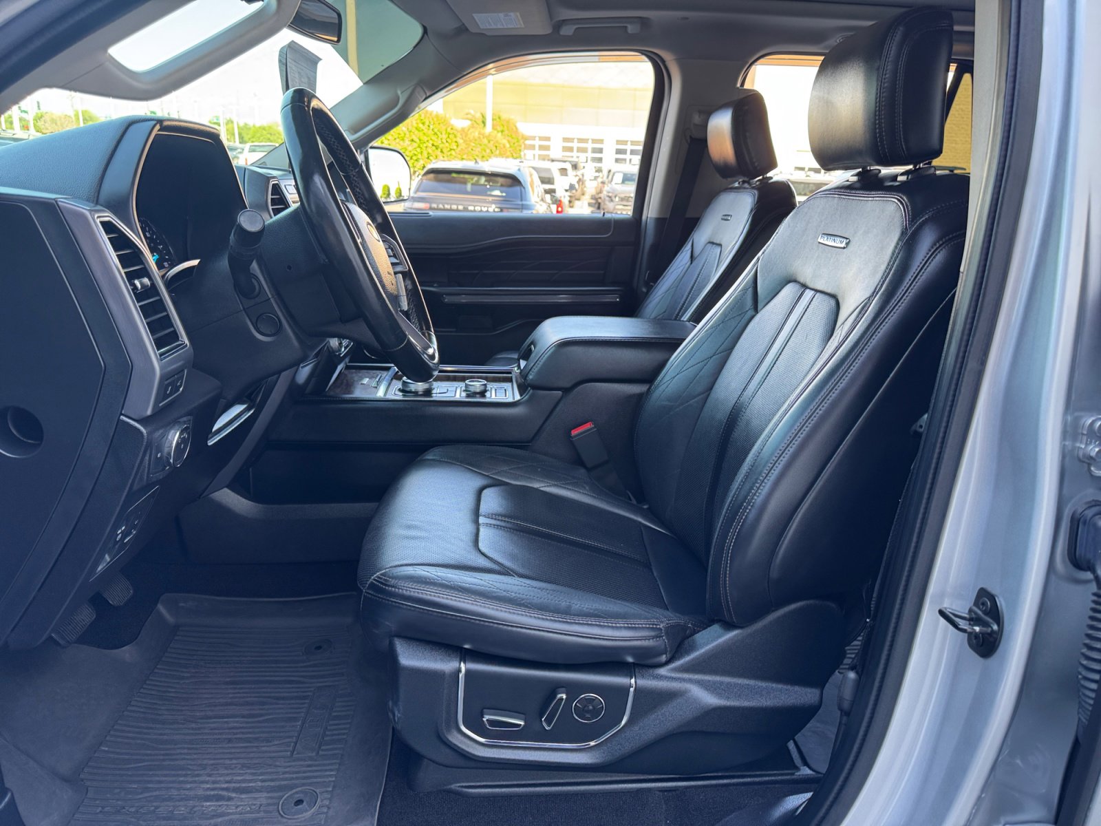 Used 2019 Ford Expedition Platinum image 14