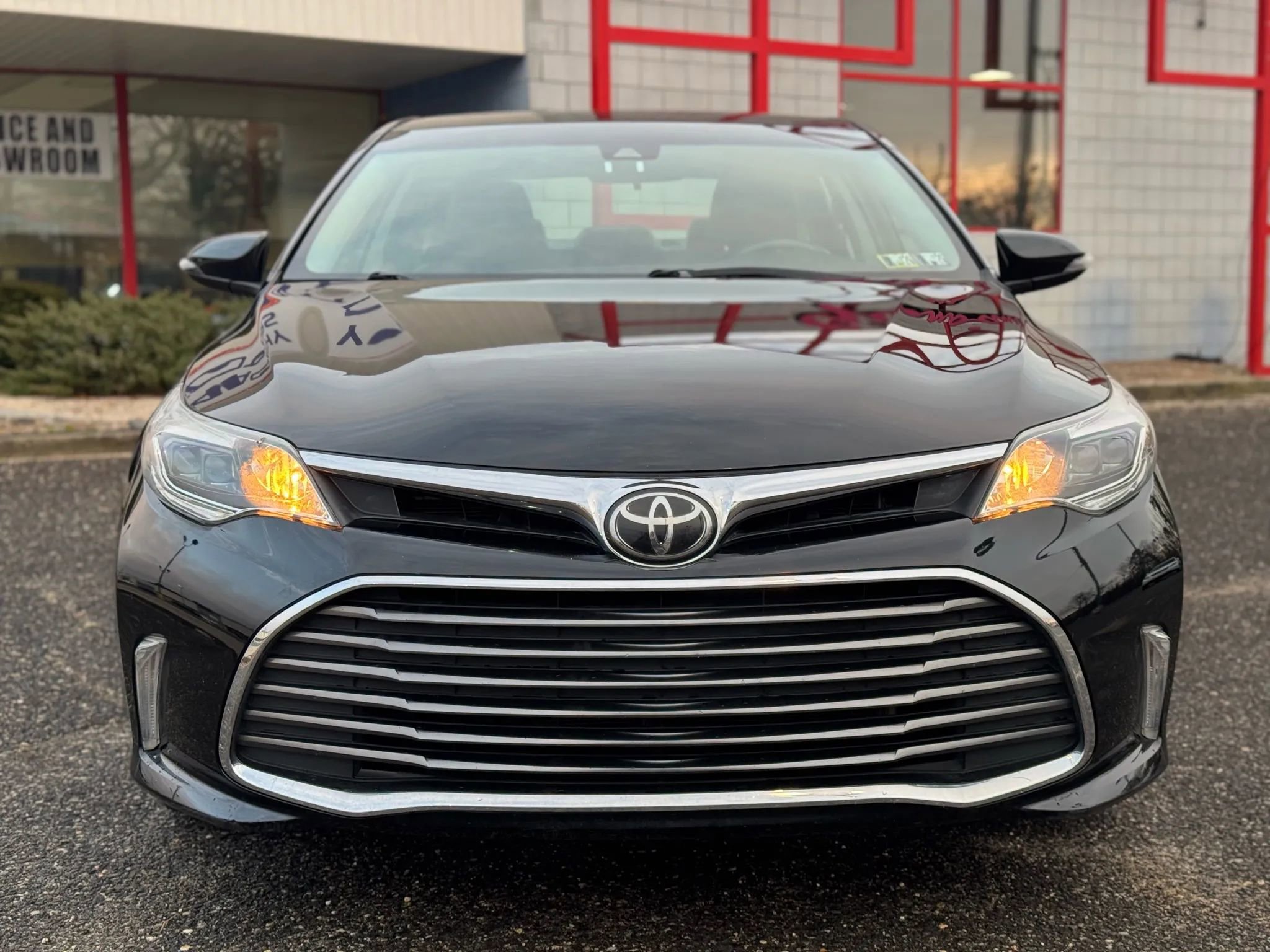 Used 2018 Toyota Avalon XLE image 8