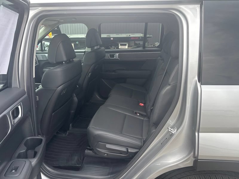 Used 2024 Hyundai Santa Fe SEL FWD image 16