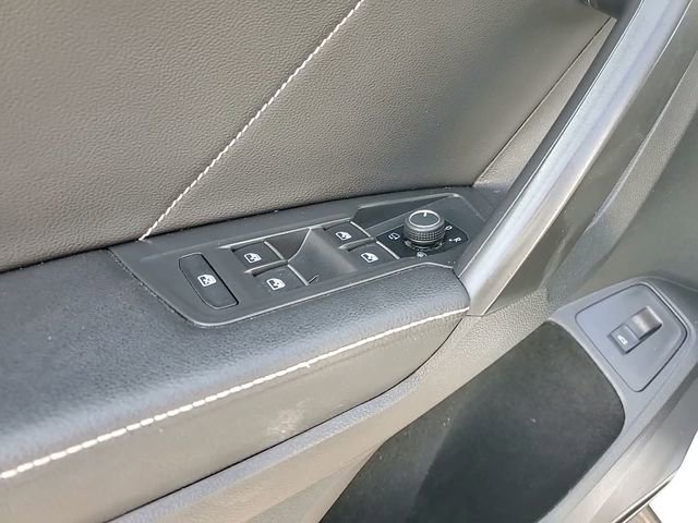 Used 2022 Volkswagen Tiguan SEL R-Line image 14