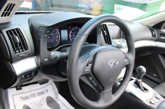 Used 2014 INFINITI Q60 Convertible w/ Premium Package RWD image 28
