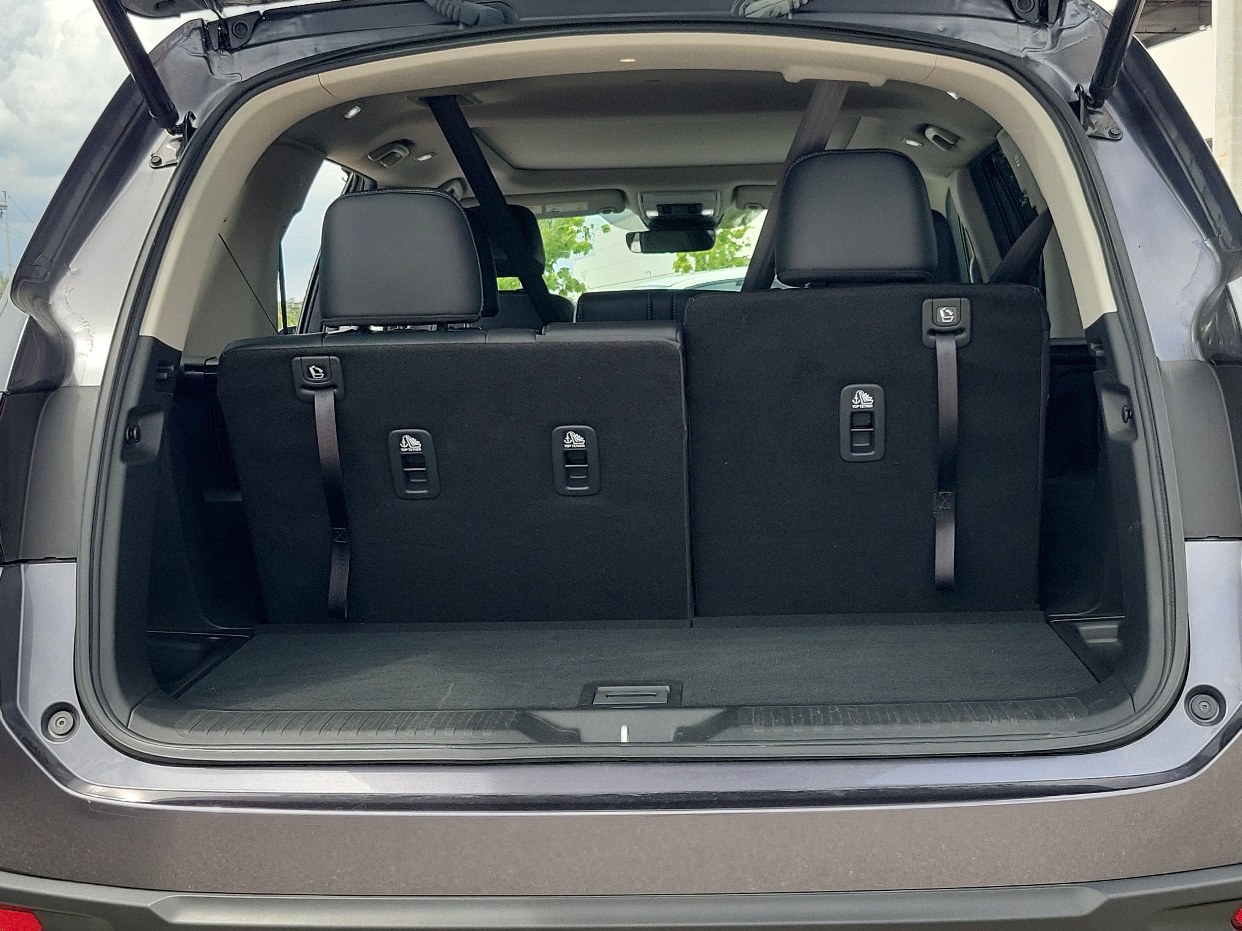 Used 2025 Honda Pilot Touring image 10