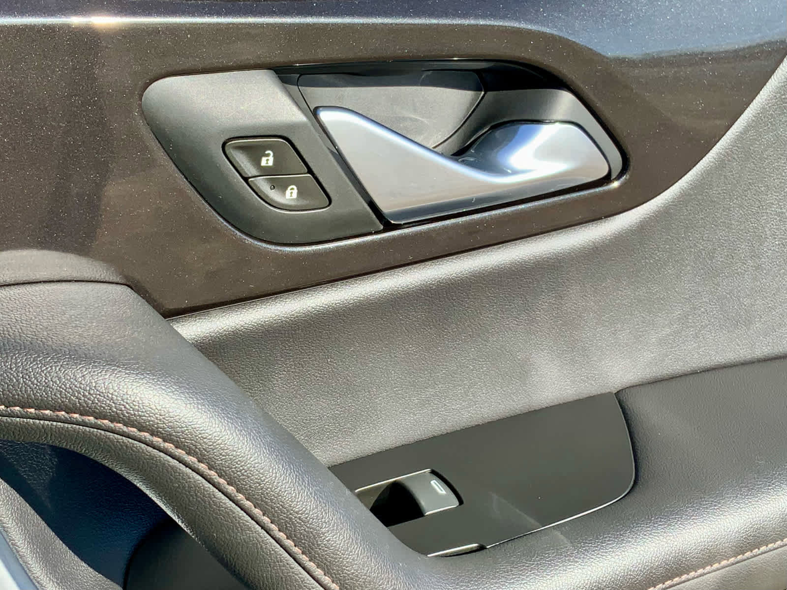 Used 2019 Chevrolet Blazer Premier w/ Sun and Wheels Package image 50