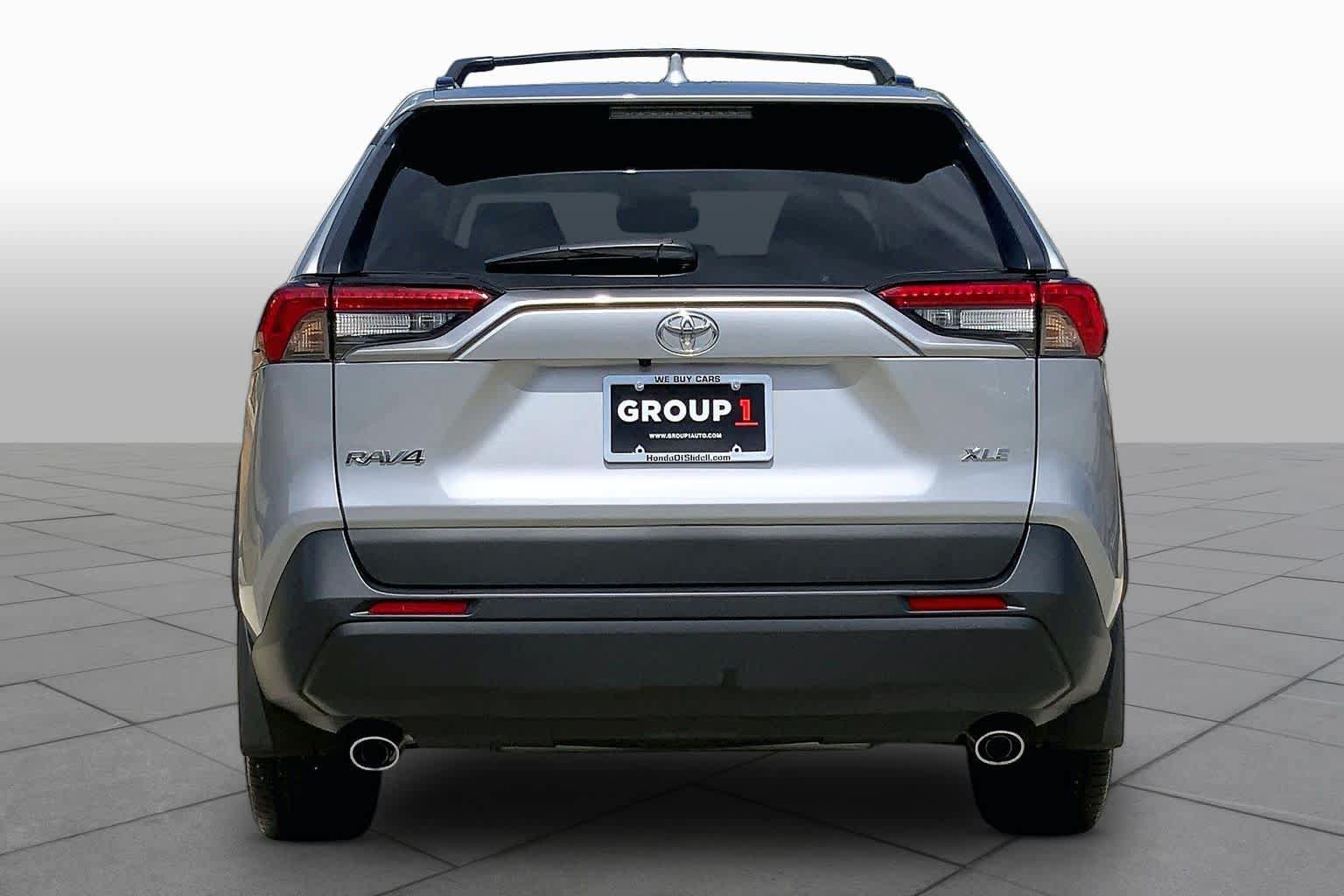 Used 2023 Toyota RAV4 XLE Premium FWD image 5