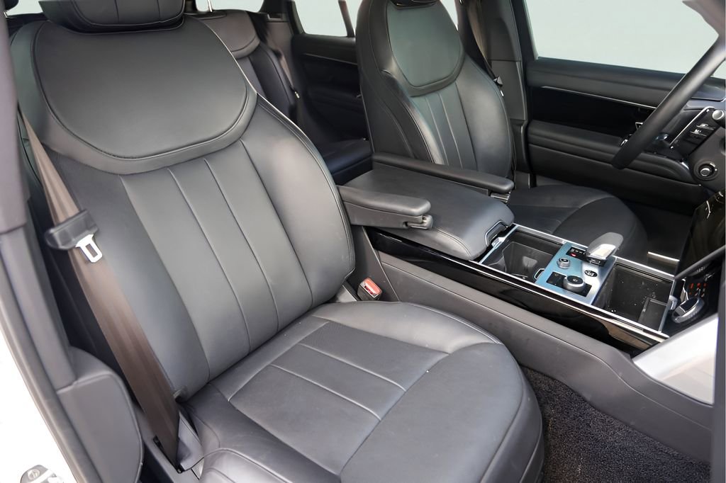 Used 2023 Land Rover Range Rover SE AWD/4WD image 32