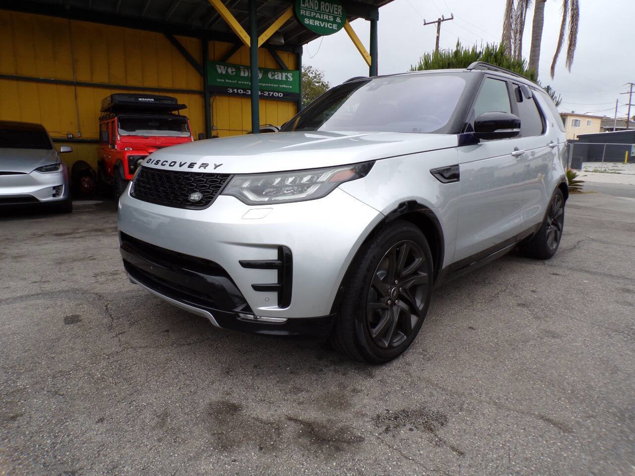 Used 2017 Land Rover Discovery HSE AWD/4WD image 1