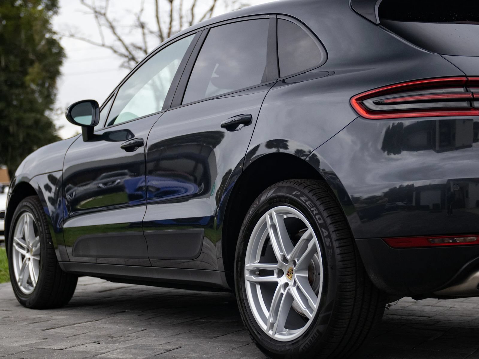 Used 2018 Porsche Macan Sport Edition AWD/4WD image 8