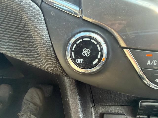 Used 2017 Chevrolet Cruze LT FWD image 27