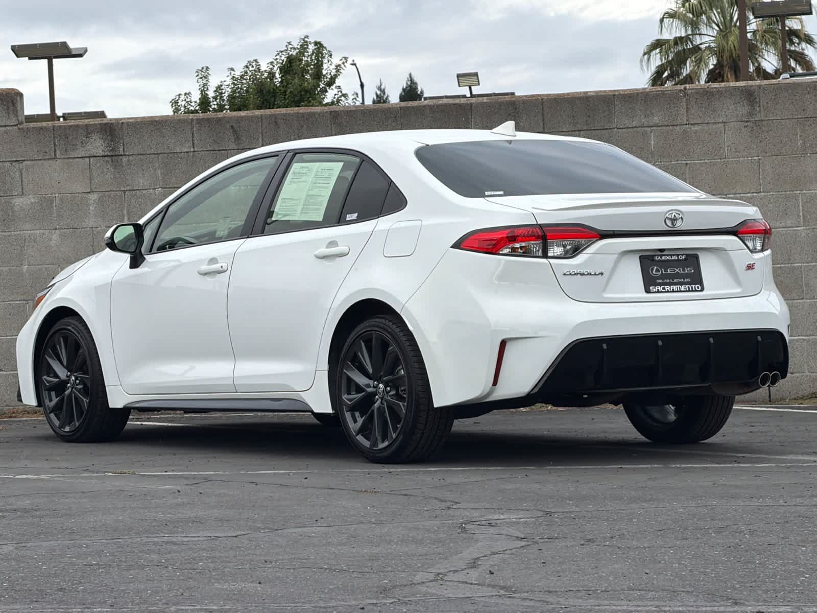 Used 2024 Toyota Corolla SE w/ SE Premium Package FWD image 7