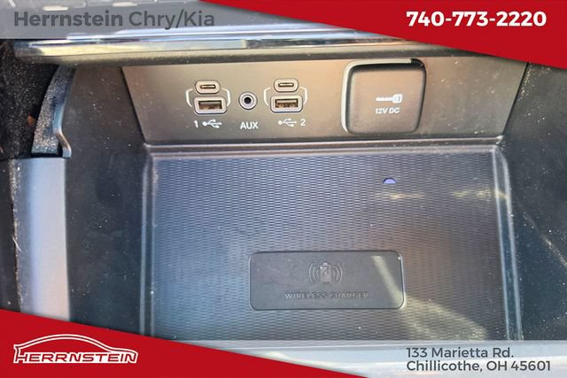 Used 2023 Jeep Grand Cherokee Altitude AWD/4WD image 17