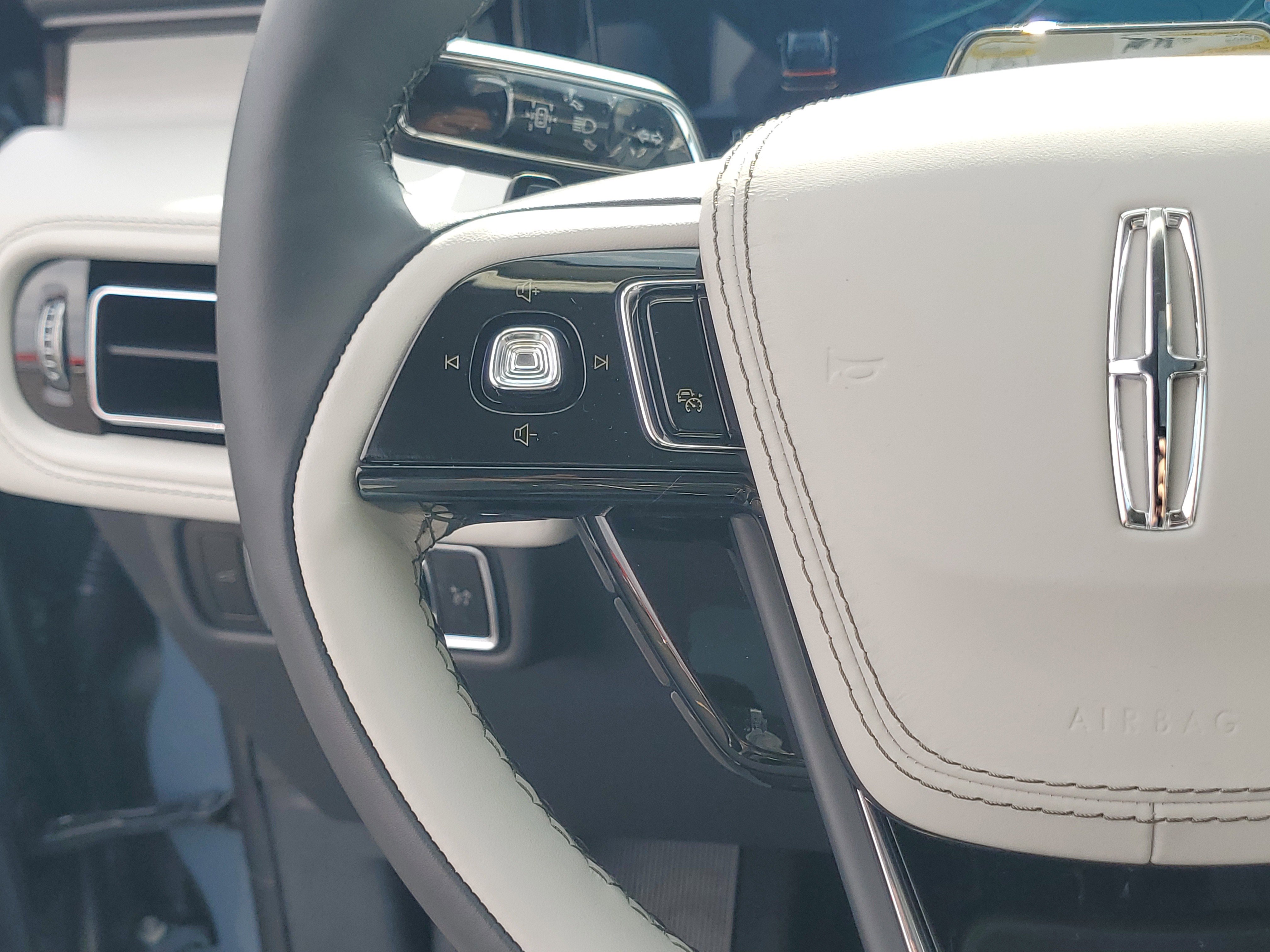 New 2026 Lincoln Aviator Reserve image 16