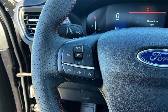 Used 2025 Ford Escape ST-Line image 11