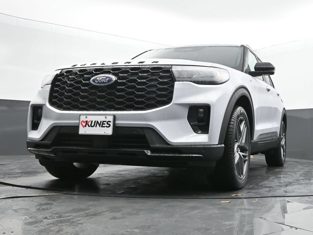 New 2026 Ford Explorer ST-Line w/ ST-Line Street Pack AWD/4WD image 45