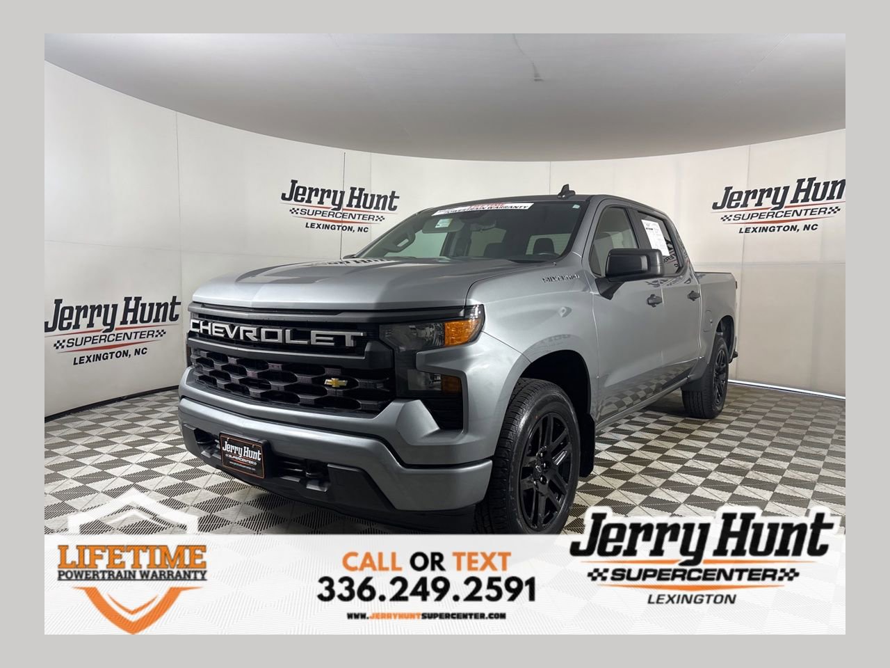 Used 2023 Chevrolet Silverado 1500 Custom AWD/4WD image 1