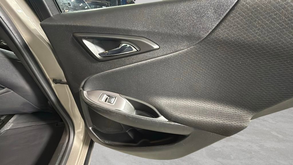 Used 2022 Chevrolet Malibu LT FWD image 30
