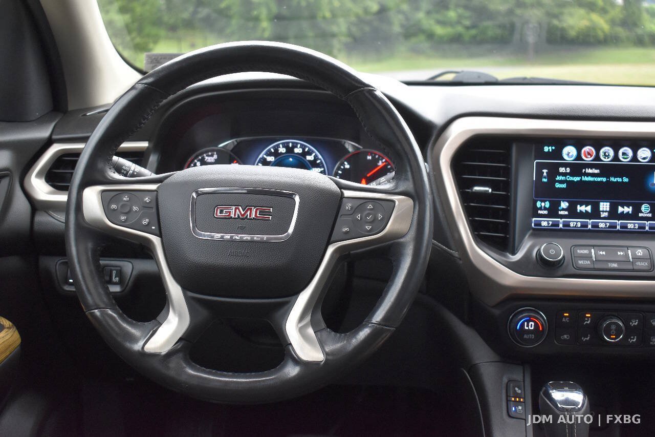 Used 2018 GMC Acadia Denali w/ Technology Package AWD/4WD image 21
