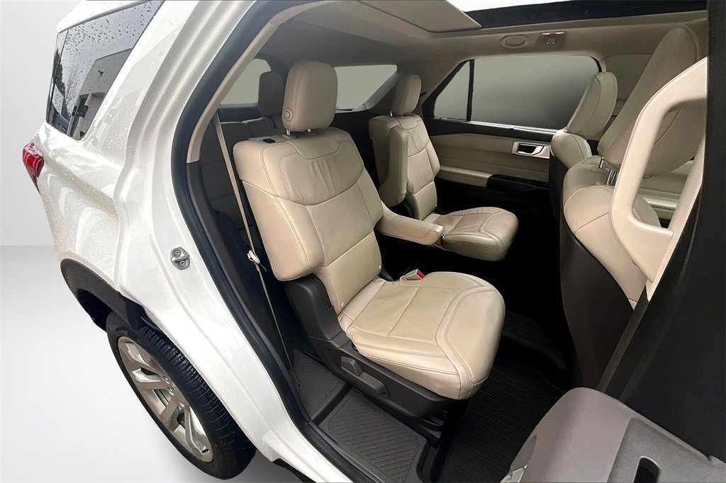 Used 2020 Ford Explorer Platinum w/ Premium Technology Package image 25