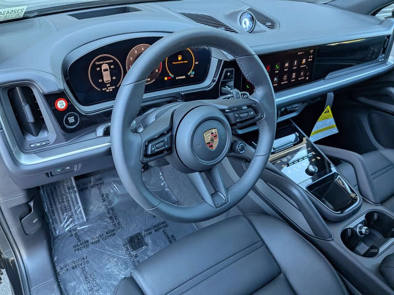 Certified 2025 Porsche Cayenne E-Hybrid AWD/4WD image 4